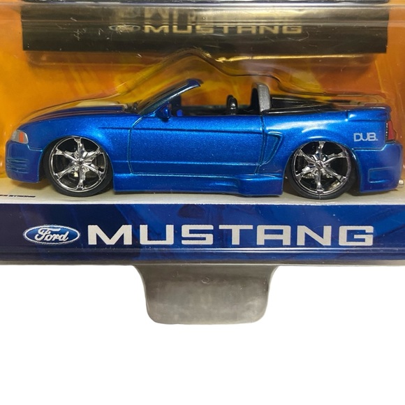 Jada Dub City Ford Mustang 1:64 Blue - Picture 6 of 9